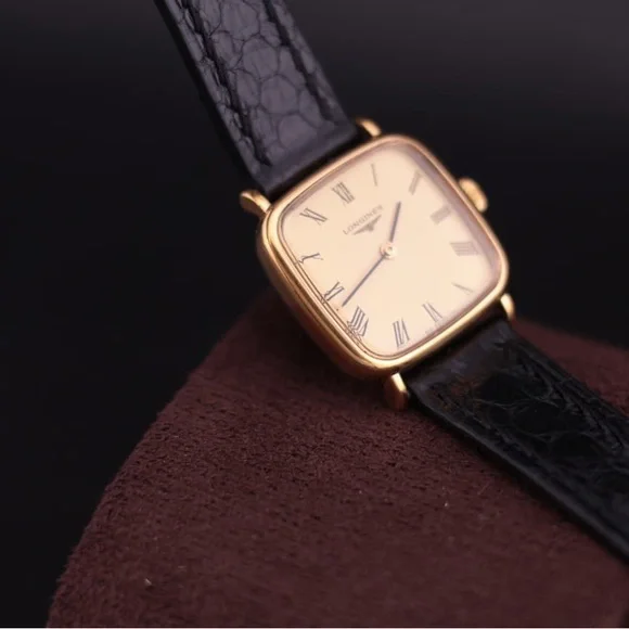 1980s Longines Women’s Dress Watch
Manual-Winding, Gold-Plated
Ref. No. 817-1171 - Picture 12 of 13